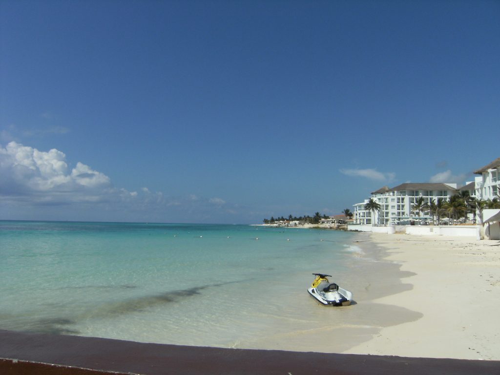 luxury and hot white sands in Mexico - but I felt lonely