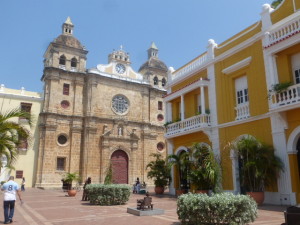 Mamallena shuttle bus and Playa Blanca