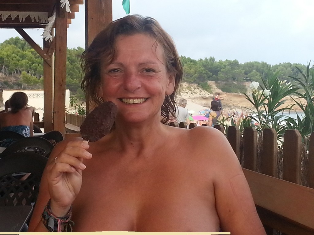 Scarlet Jones naked at Playa del Torn