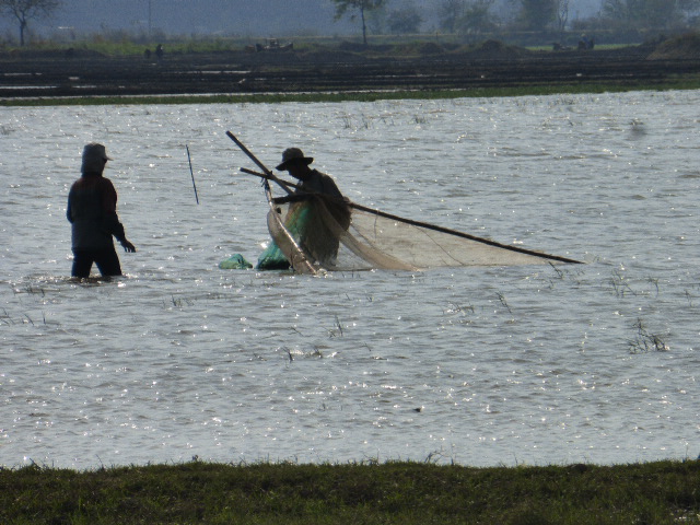 Lak Lake fishing