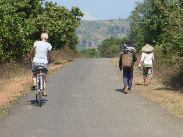 Lak Lake cycling