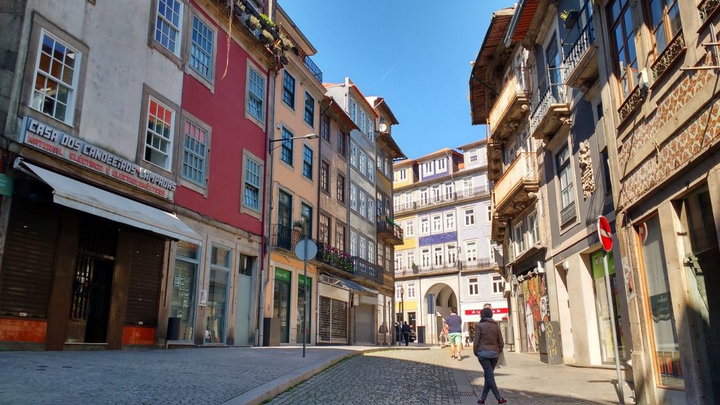 catching a quiet few moments in Porto