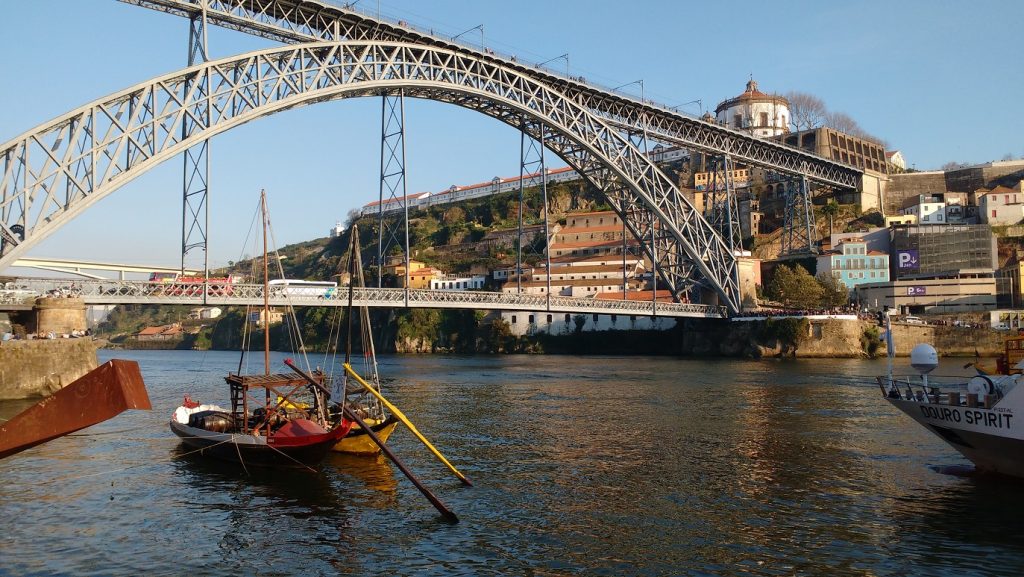 the river D'ouro - highlight of Porto
